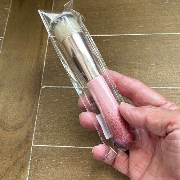 Doll 10 Makeup Brush - Picture 4 of 5